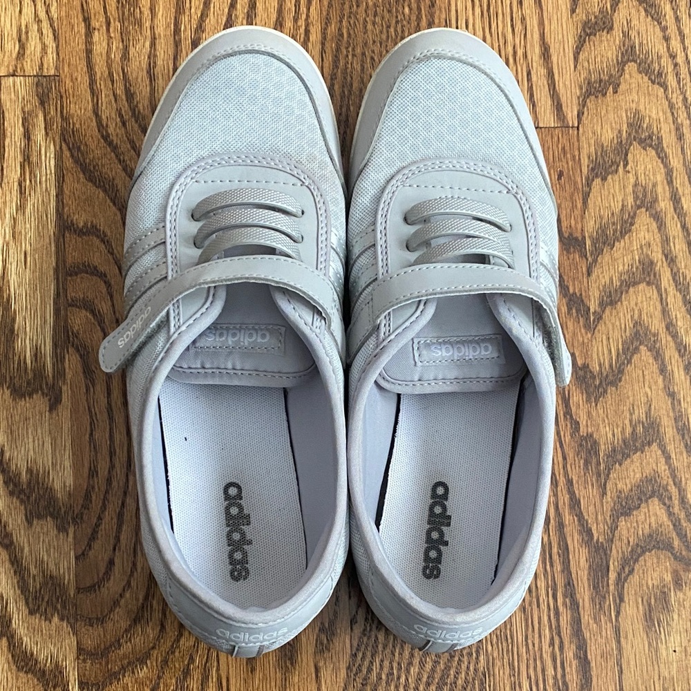 Adidas light grey Diona sneakers, size 7.5. Excellent condition.